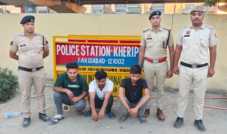 लड़ाई-झगड़ा करने के मामले में थाना खेड़ी पुल पुलिस ने तीन आरोपियों को किया गिरफ्तार 2 WhatsApp Image 2025 04 07 at 11.28.15 PM
