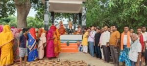 बभनौली पांडेय में संपन्न हुआ डीह बाबा व जाखनी माता की मूर्ति प्राण प्रतिष्ठा कार्यक्रम 1 IMG 20250524 WA0003