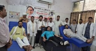 राजीव गांधी की पुण्यतिथि पर बलिया युवा कांग्रेस का रक्तदान
