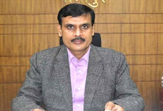बलिया के नए जिलाधिकारी मंगला प्रसाद सिंह