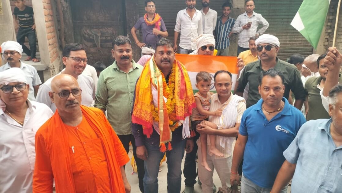 मीरजापुर में बीएसएफ जवान राजमणि यादव का भव्य स्वागत