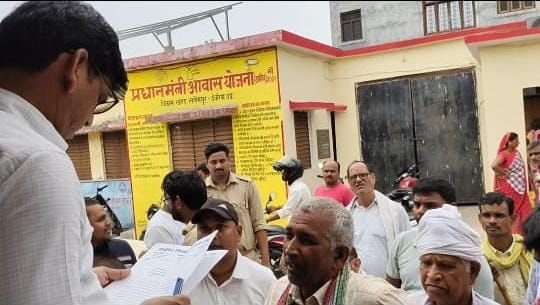 सलेमपुर /देवरिया - राष्ट्रीय दिव्यांग एकता मंच ने सोहनाग में ब्लॉक मुख्यालय बनाने का किया विरोध सौंपा ज्ञापन 1 img 20250517 wa00075035172361676422466