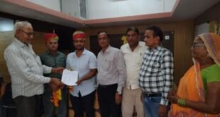 भीनमाल नगर पालिका कर्मचारी फेडरेशन की नई कार्यकारिणी के साथ संजय जोशी