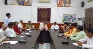 विन्ध्य तीर्थ विकास परियोजनाओं की समीक्षा करतीं जिलाधिकारी प्रियंका निरंजन