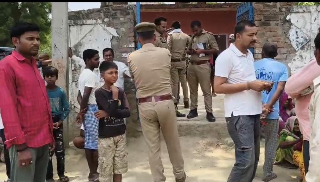 अयोध्या में वृद्ध का खून से लथपथ शव मिलने से गांव में सनसनी