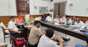 जिलाधिकारी मिर्जापुर द्वारा स्वास्थ्य और आयुष योजनाओं की समीक्षा बैठक