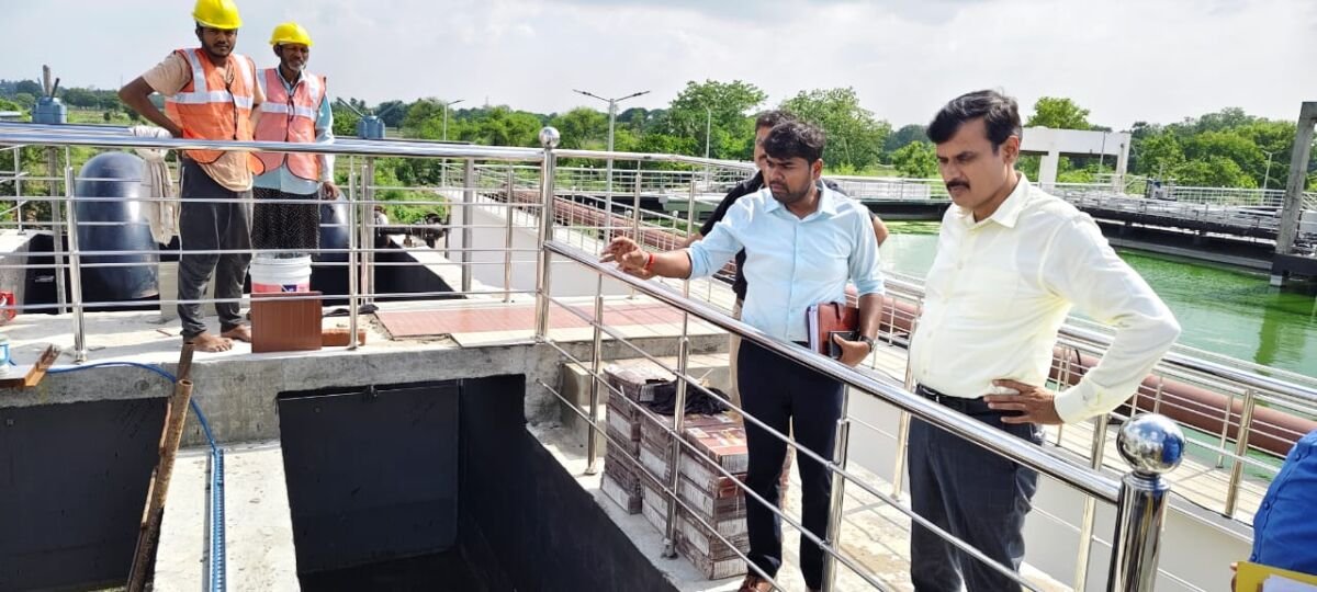 जिलाधिकारी बलिया द्वारा छोड़हर सीवेज ट्रीटमेंट प्लांट का निरीक्षण