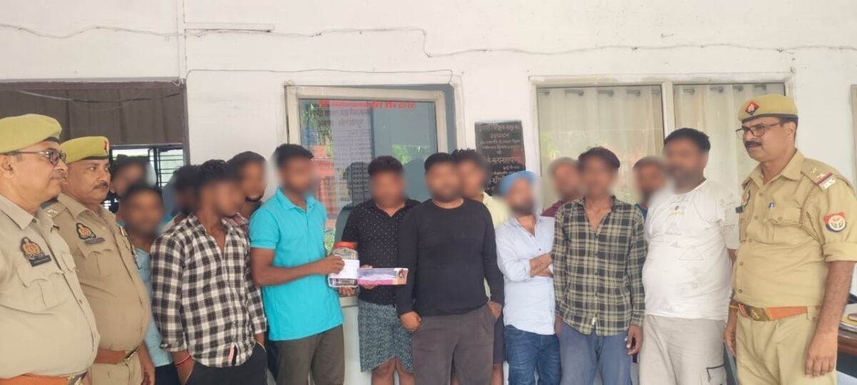 मीरजापुर में 14 जुआरी गिरफ्तार, पुलिस ने नकद व ताश की गड्डी जब्त की