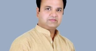 विजय प्रताप और ग्रामीणों का अनंगपुर में तोड़फोड़ विरोध प्रदर्शन