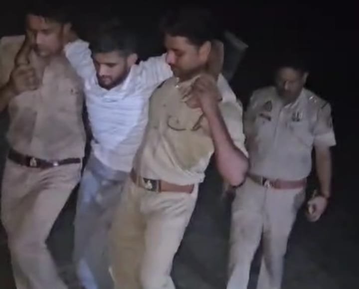 बलिया में पुलिस और बदमाश के बीच मुठभेड़, प्रिंस सिंह के पैर में गोली