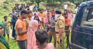 मीरजापुर के आनंदीपुर पहाड़ पर अधेड़ का शव मिलने से सनसनी