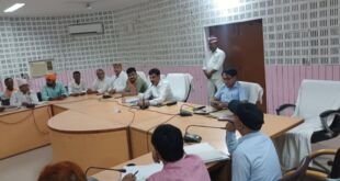 बलिया में जाति प्रमाण पत्र को लेकर डीएम की बैठक
