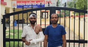 मवई अयोध्या में हमले के बाद घायल राहुल गुप्ता का पुलिस से न्याय की गुहार लगाते हुए दृश्य