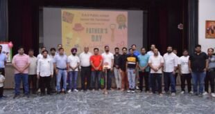 डीएवी स्कूल फरीदाबाद में पितृ दिवस के अवसर पर बच्चों की प्रस्तुति