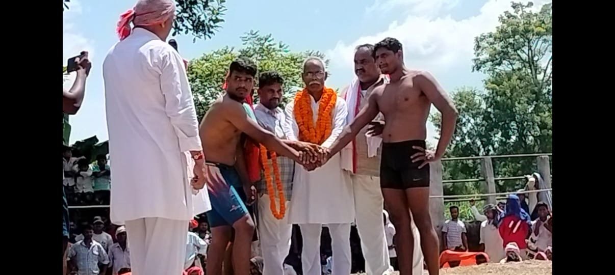 चैनपुर ग्रामसभा में विराट दंगल का हुआ आयोजन 2 IMG 20250817 WA0213