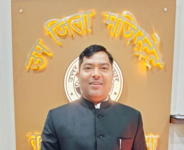 एसडीएम विकास धर दुबे को मिली रुदौली तहसील की जिम्मेदारी