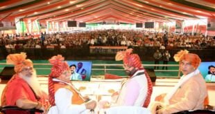 मुख्यमंत्री नायब सिंह सैनी फरीदाबाद में विभाजन विभीषिका दिवस पर संबोधित करते हुए