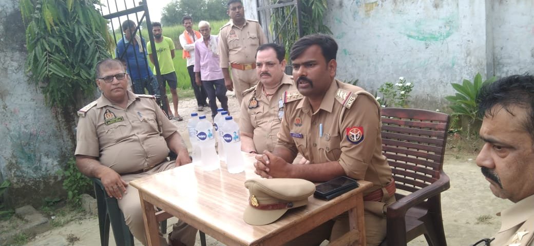 थानाप्रभारी ने चौपाल लगाकर शांति और सौहार्द स्थापित करने का दिया संदेश 1 IMG 20250907 WA0310