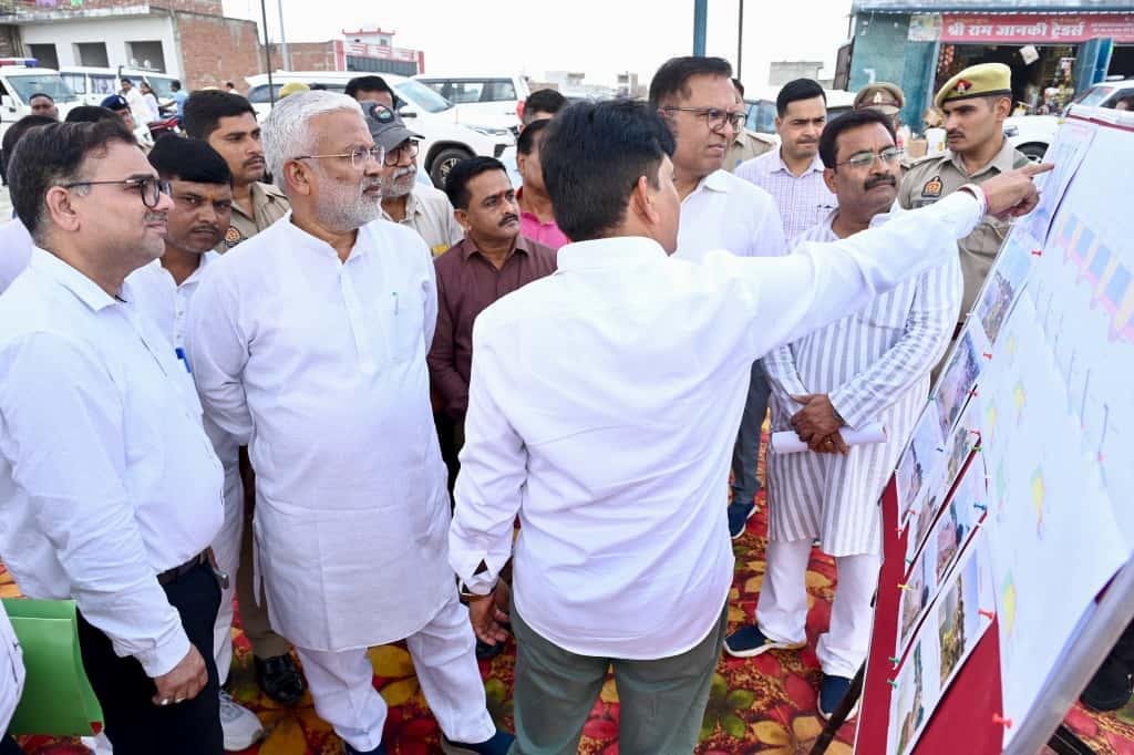 लखनऊ - जल शक्ति मंत्री का शाहजहांपुर दौरा, गर्रा नदी परियोजना का निरीक् 1 IMG 20250924 WA0004