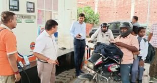 मीरजापुर में नो हेलमेट नो फ्यूल अभियान की शुरुआत