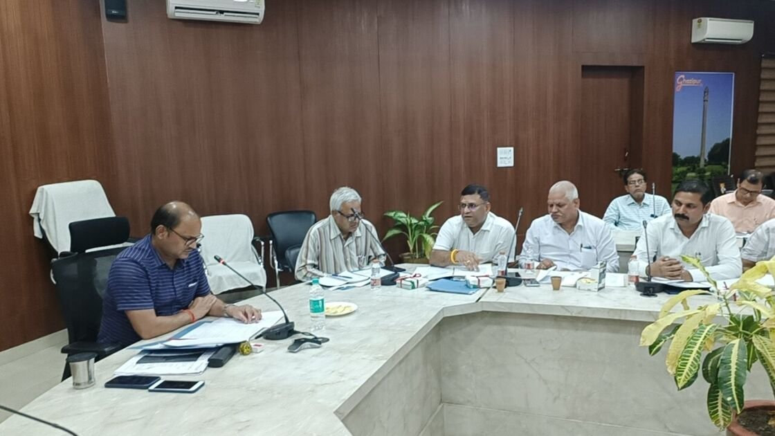 गाजीपुर रायफल क्लब में जिला स्तरीय कमेटी की बैठक