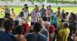 फरीदाबाद में बाढ़ पीड़ितों की मदद करते कांग्रेस प्रवक्ता सुमित गौड़