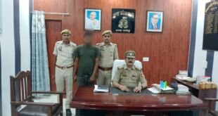गाजीपुर में PET परीक्षा के दौरान मुन्ना भाई गिरफ्तार