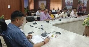 गाज़ीपुर सड़क सुरक्षा समिति की बैठक में जिलाधिकारी और एनएचएआई अधिकारी