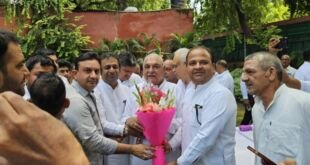 भूपेंद्र हुड्डा के जन्मदिवस पर दिल्ली स्थित आवास पर कांग्रेस कार्यकर्ताओं का आयोजन