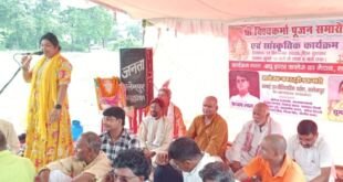सलेमपुर में भगवान विश्वकर्मा पूजन पर आयोजित विरहा मुकाबला