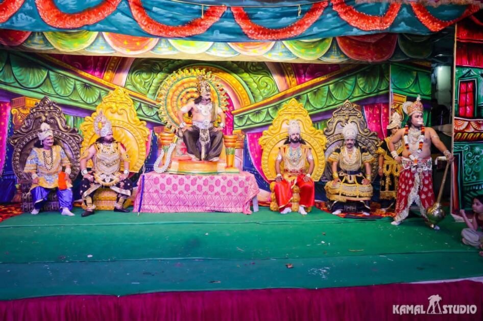 विजय रामलीला कमेटी फरीदाबाद में लंका दहन मंचन