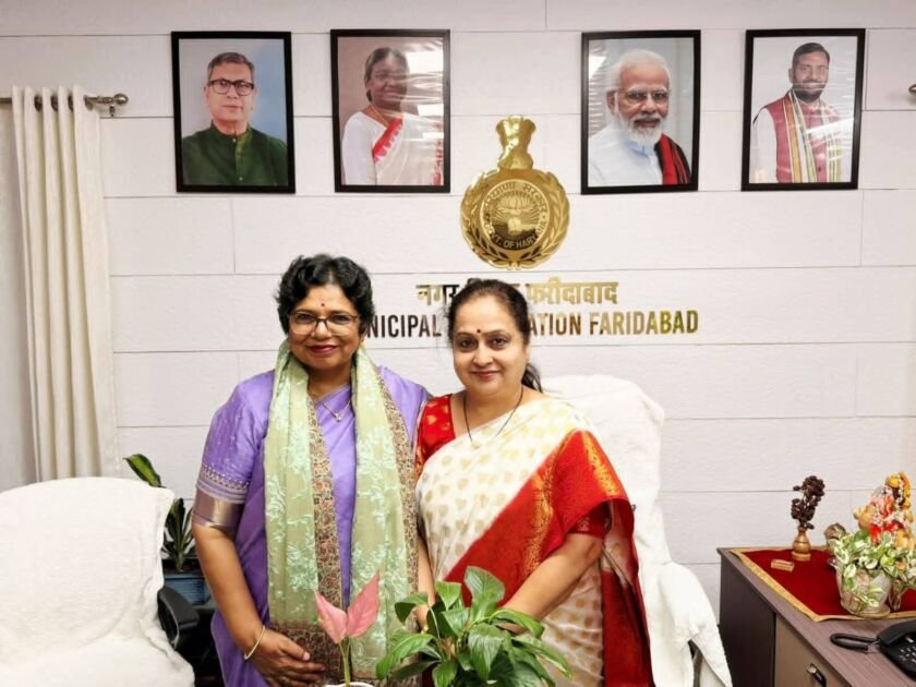 राष्ट्रीय महिला आयोग की चेयरपर्सन विजय राहटकर और महापौर प्रवीण बत्रा जोशी, फरीदाबाद नगर निगम मुख्यालय में मुलाकात