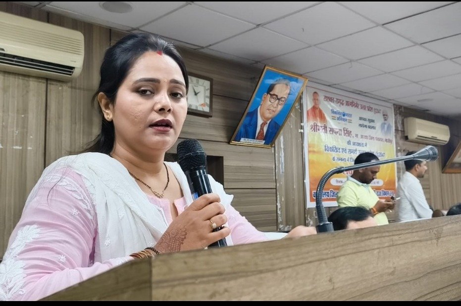 गाजीपुर - गरीबों के संजीदगी से मनाये दीवाली का त्यौहार स्वदेशी उत्पादों की खरीदारी पर दे बल:सपना 2 Screenshot 2025 10 17 11 59 15 69 6012fa4d4ddec268fc5c7112cbb265e7