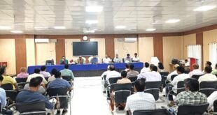 गाजीपुर जिलाधिकारी अविनाश कुमार UPPSC परीक्षा 2025 की तैयारियों की समीक्षा करते हुए
