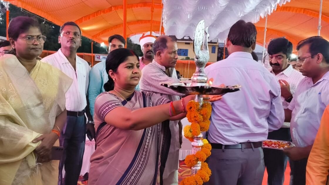 उत्तर प्रदेश में स्वदेशी उत्पादों की आदत से आत्मनिर्भर देश बनाने का सपना होगा साकार:डा संगीता 2 WhatsApp Image 2025 10 10 at 11.53.44