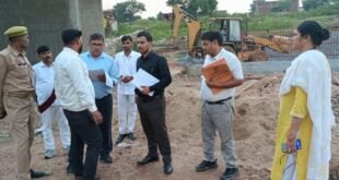 मीरजापुर में घटिया निर्माण की जांच करती एसडीएम अनेग सिंह और एक्सियन टीम
