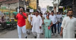 अहरौरा में स्वदेशी जागरण मंच द्वारा विदेशी वस्तुएं भारत छोड़ो अभियान के दौरान शंखनाद कार्यक्रम
