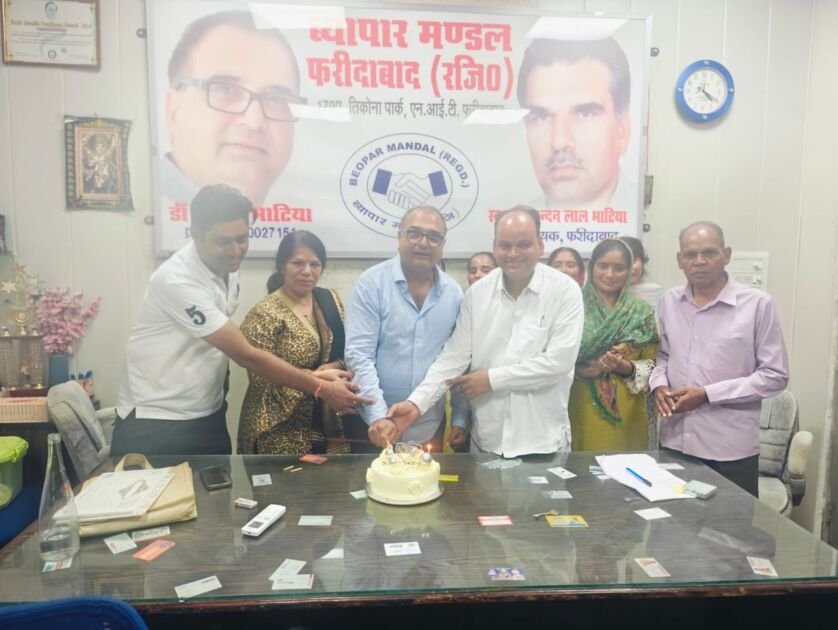 फरीदाबाद-बुजुर्गो के आदर्शों पर चलकर फरीदाबाद के विकास को बुलंदियों तक ले जाने का काम कर रहे है सभी फरीदाबादवासी:राजेश भाटिया 2 WhatsApp Image 2025 10 18 at 8.24.00 AM