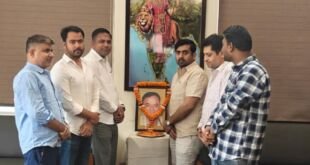फरीदाबाद में भाजपा द्वारा डॉ. मंगल सेन की जयंती समारोह में श्रद्धांजलि अर्पित करते पदाधिकारी