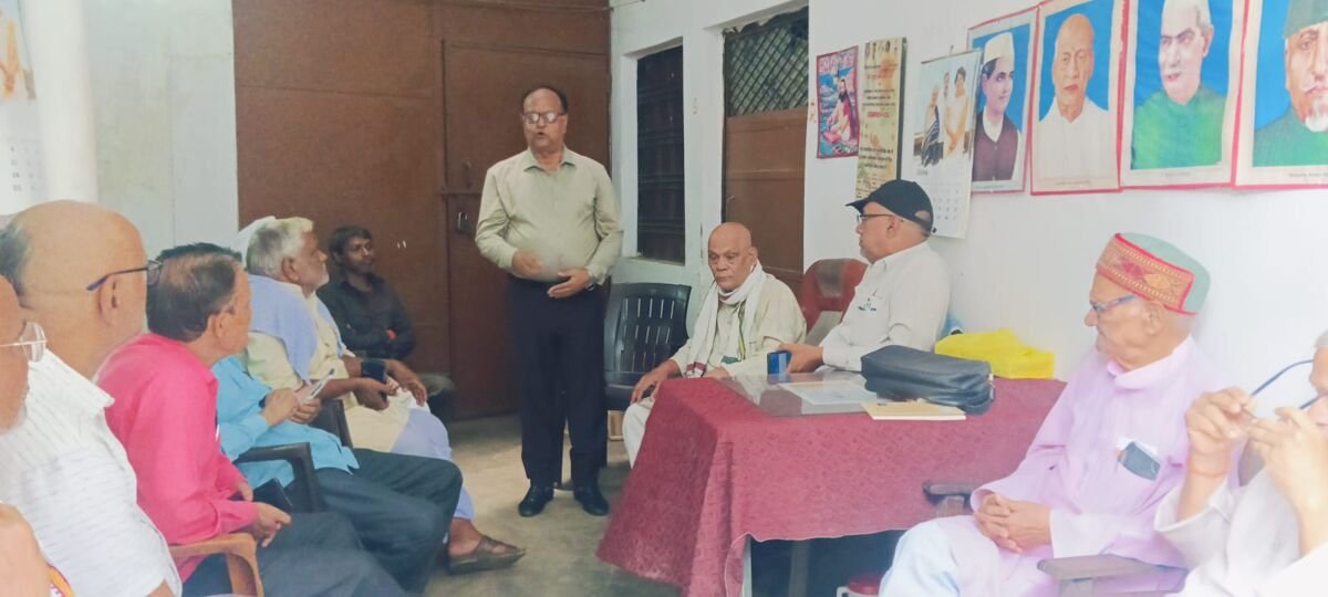 सलेमपुर /देवरिया - पद्म श्री रामदरश मिश्र के निधन पर साहित्यकार, समाजसेवियों ने जताया शोक 1 IMG 20250918 WA0004