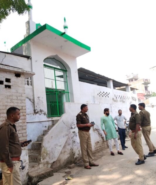 गाजीपुर :धर्म स्थल से हटा माईक 35 को चेतावनी दिन में 55 रात में 45 डेसिबल से अधिक हुई आवाज तो खैर नही; पुलिस अधीक्षक 2 Screenshot 2025 11 10 14 33 45 30 6012fa4d4ddec268fc5c7112cbb265e7