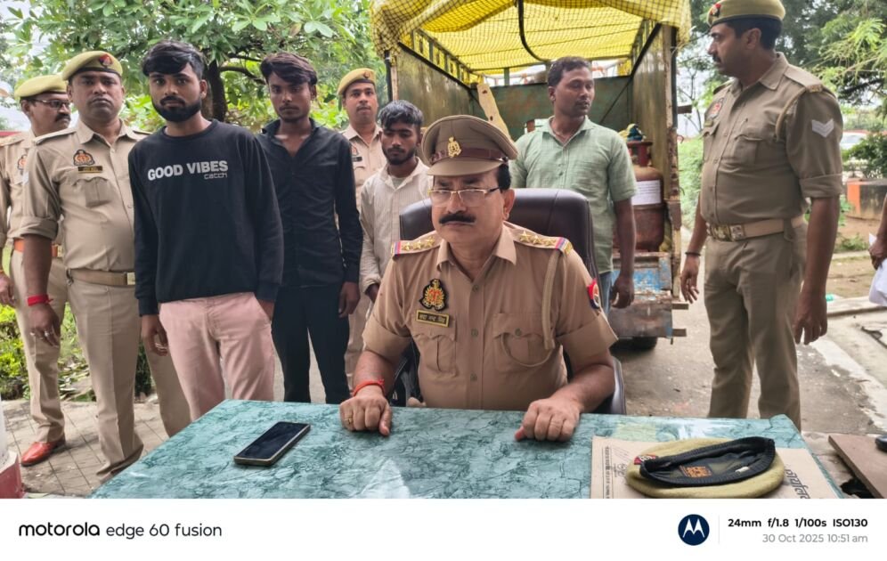 अहरौरा पुलिस द्वारा चोरी के सामान के साथ चोर गिरफ्तार