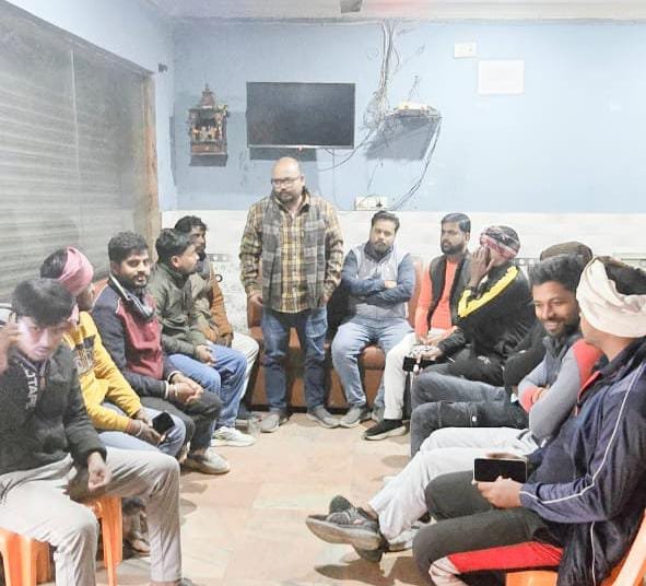 सलेमपुर /देवरिया - युवा कांग्रेसी चलाएंगे सरकार के जनविरोधी नीतियों के खिलाफ आंदोलन - प्रदीप ठकुराई 1 IMG 20251224 WA0005