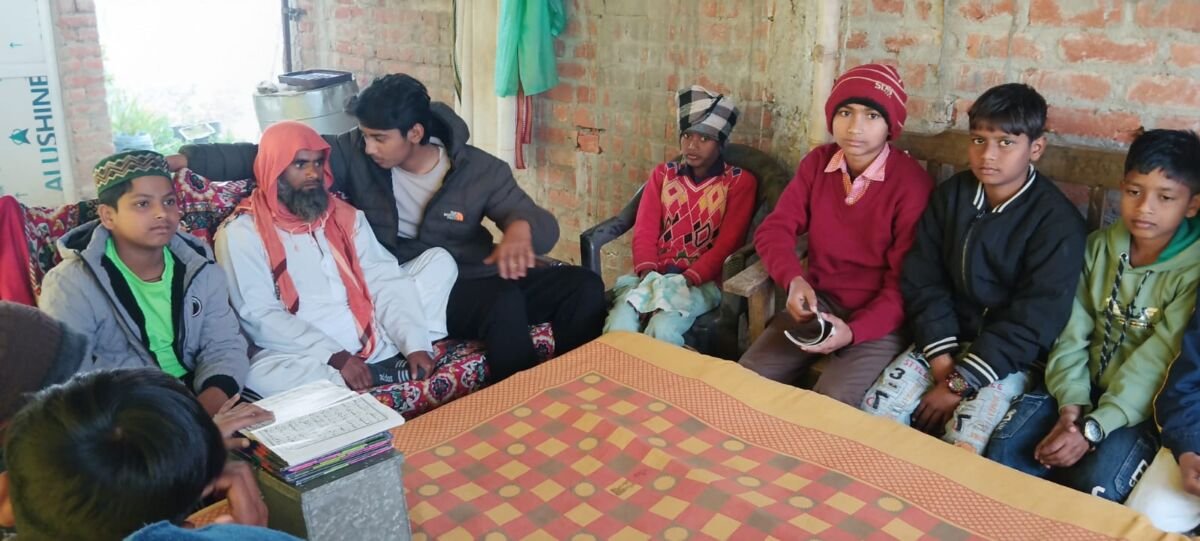देवरिया - पशु प्रेमी नूर निशा की 16 वी पुण्य तिथि मनायी गयी 1 IMG 20260201 WA0154