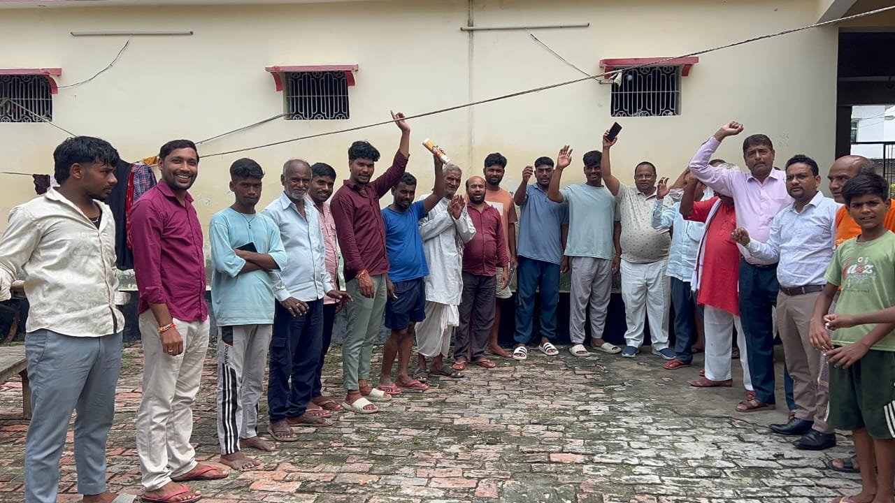 भटनी /देवरिया - मद्धेशिया समाज बलुआ अफगान की नई कार्यकारिणी गठित सर्वसम्मति से चुने गए पदाधिकारी 2 IMG 20260906 WA0029