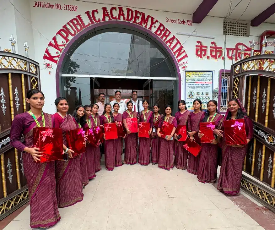 भटनी /देवरिया - शिक्षक दिवस पर के0 के0 पब्लिक एकेडमी सीनियर सेकेंडरी भटनी में शिक्षकों को किया सम्मानित 2 Screenshot 2026 09 06 22 00 14 29 6012fa4d4ddec268fc5c7112cbb265e7