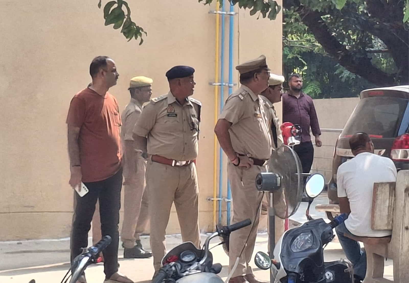 देवरिया - खुखुंदू में डेढ़ क्विंटल गांजा बरामद. हिरासत में लिए डीसीएम चालक की मौत 2 IMG 20261003 WA0009