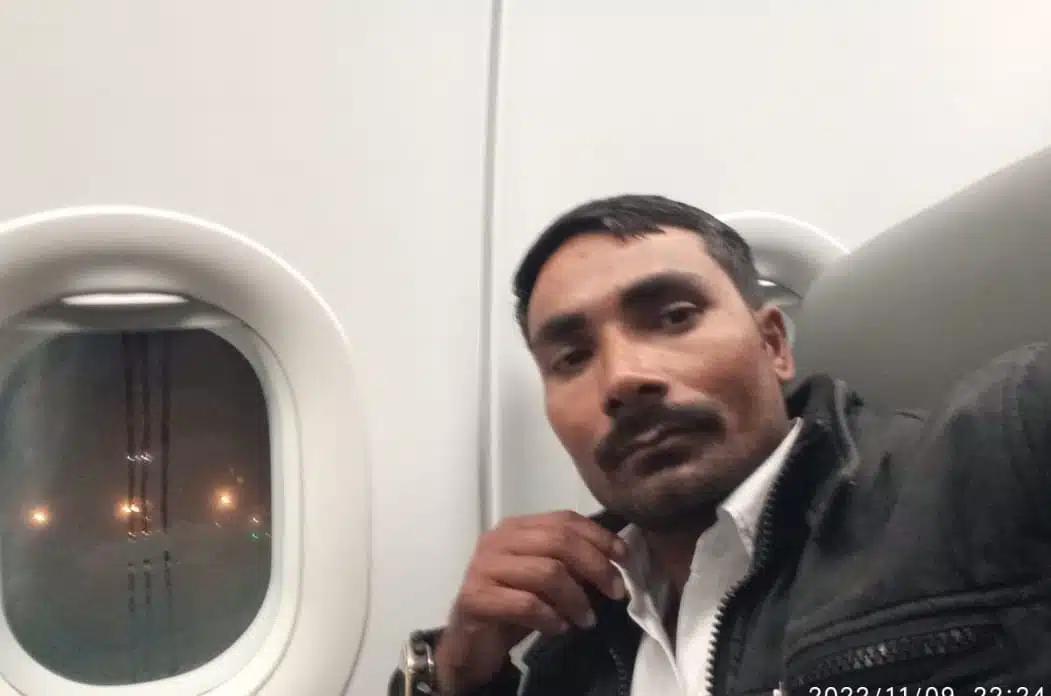 प्रधानी चुनाव पर दो लाइन. बटी मदीरा ,कटी मुर्गा फेर पकी बिरयानी अब नौकरी त मिलत नईखे अब लड़ब परधानी 2 IMG 20261008 WA0007