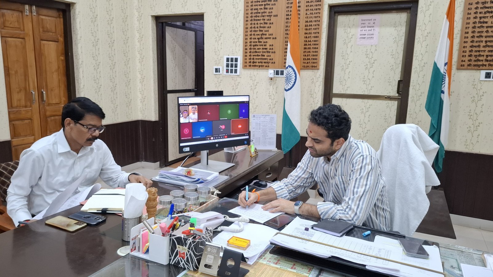 देवरिया - अंश निर्धारण और राजस्व वादों के निस्तारण में तेजी लाएं अधिकारी : डीएम 2 IMG 20261015 WA0013